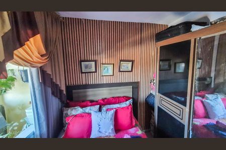 Quarto 2 de casa à venda com 2 quartos, 60m² em Irajá, Rio de Janeiro