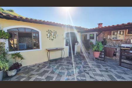 Casa à venda com 60m², 2 quartos e sem vaga Casa à venda com 60m², 2 quartos e sem vagaTerraço