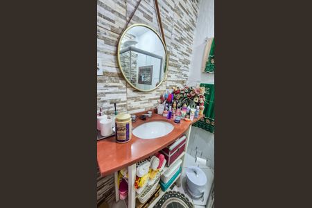 Casa à venda com 60m², 2 quartos e sem vaga Casa à venda com 60m², 2 quartos e sem vagaBanheiro 1