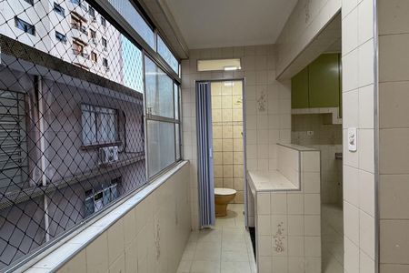 Apartamento para alugar com 110m², 3 quartos e 1 vaga Apartamento para alugar com 110m², 3 quartos e 1 vagaCozinha e Área de Serviço