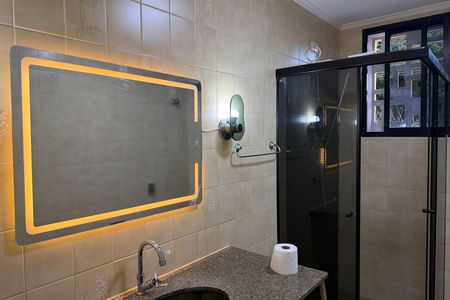 Banheiro de apartamento para alugar com 3 quartos, 110m² em Embaré, Santos