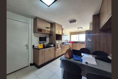 Apartamento para alugar com 289m², 4 quartos e 4 vagas