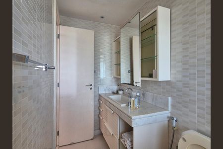 Apartamento para alugar com 289m², 4 quartos e 4 vagas