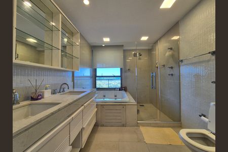 Apartamento para alugar com 289m², 4 quartos e 4 vagas