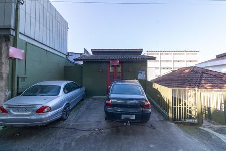 Garagem de casa à venda com 2 quartos, 375m² em Caxingui, São Paulo
