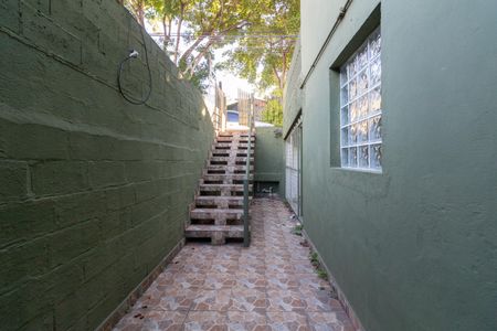 Quintal - Área de serviço de casa à venda com 2 quartos, 375m² em Caxingui, São Paulo