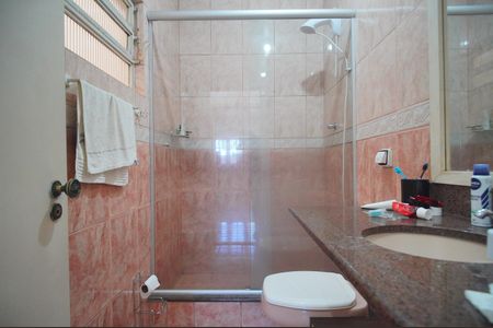 Casa para alugar com 130m², 3 quartos e 3 vagasBanheiro 2
