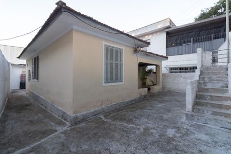 Quintal de casa à venda com 3 quartos, 140m² em Caxingui, São Paulo