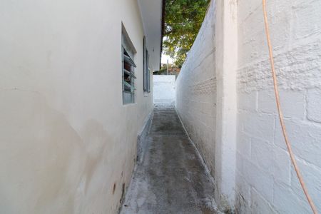 Corredor de casa à venda com 3 quartos, 140m² em Caxingui, São Paulo