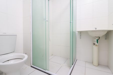 Banheiro de apartamento para alugar com 1 quarto, 28m² em Jardim Helena, São Paulo