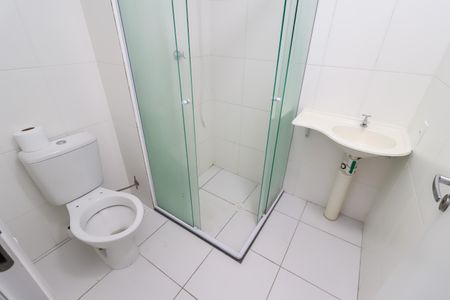 Banheiro de apartamento para alugar com 1 quarto, 28m² em Jardim Helena, São Paulo