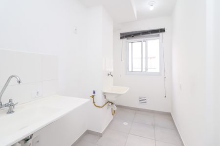 Cozinha de apartamento para alugar com 1 quarto, 28m² em Jardim Helena, São Paulo