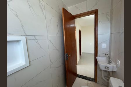 Banheiro de apartamento para alugar com 2 quartos, 50m² em Quintino Bocaiúva, Rio de Janeiro