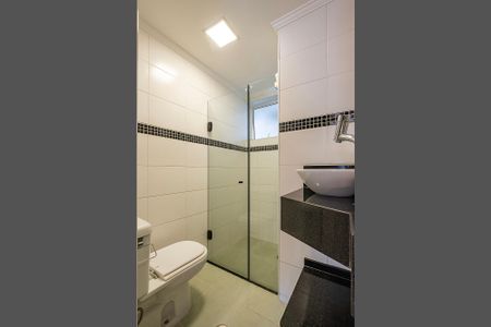 Banheiro de apartamento para alugar com 2 quartos, 64m² em Alto de Pinheiros, São Paulo