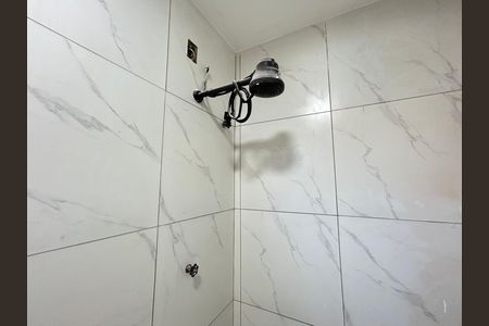 Banheiro de apartamento para alugar com 2 quartos, 50m² em Quintino Bocaiúva, Rio de Janeiro