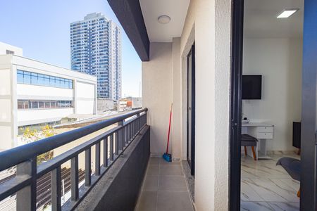 Varanda de kitnet/studio para alugar com 1 quarto, 28m² em Belenzinho, São Paulo