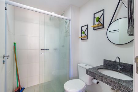 Banheiro de kitnet/studio para alugar com 1 quarto, 28m² em Belenzinho, São Paulo