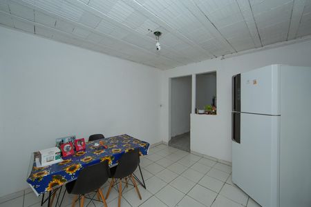Casa à venda com 150m², 2 quartos e 1 vaga Casa à venda com 150m², 2 quartos e 1 vagaSala