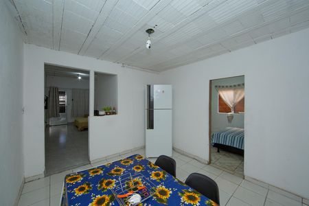 Casa à venda com 150m², 2 quartos e 1 vaga Casa à venda com 150m², 2 quartos e 1 vagaSala