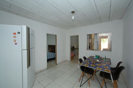 Casa à venda com 150m², 2 quartos e 1 vaga Casa à venda com 150m², 2 quartos e 1 vagaSala