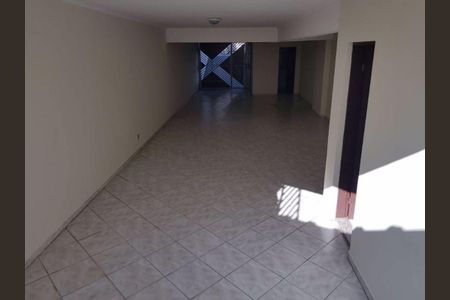 Casa à venda com 3 quartos, 200m² em São Lucas, São Paulo