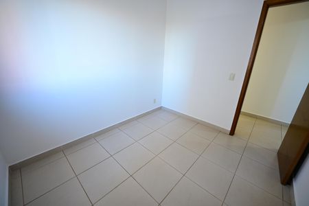 Apartamento à venda com 3 quartos, 81m² em Serrinha, Goiânia