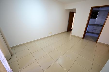 Apartamento à venda com 3 quartos, 81m² em Serrinha, Goiânia