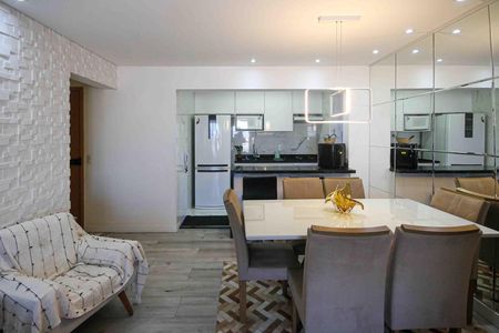 Apartamento à venda com 73m², 3 quartos e 1 vaga Apartamento à venda com 73m², 3 quartos e 1 vagaSala de jantar
