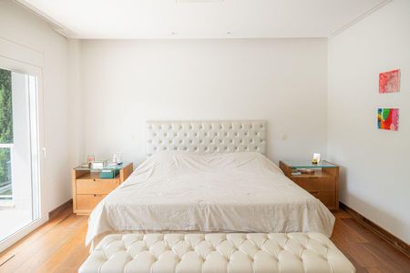 Casa à venda com 759m², 4 quartos e 4 vagas