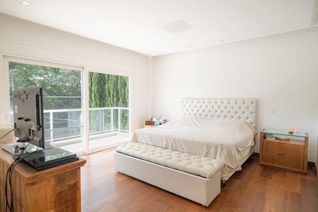 Casa à venda com 759m², 4 quartos e 4 vagas
