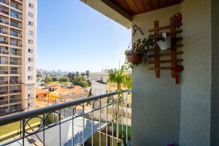 Varanda da sala de apartamento para alugar com 3 quartos, 61m² em Parque Bandeirante, Santo André