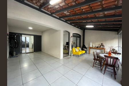 Casa para alugar com 120m², 3 quartos e 2 vagas