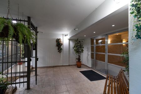 Hall social de apartamento para alugar com 2 quartos, 74m² em Água Branca, São Paulo