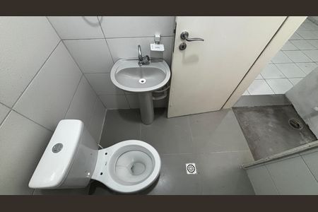 Banheiro de casa para alugar com 1 quarto, 20m² em Jardim Paraiso, Santo André