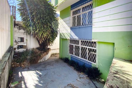 Casa para alugar com 380m², 4 quartos e 5 vagas Casa para alugar com 380m², 4 quartos e 5 vagasFrente
