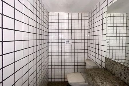 Casa para alugar com 380m², 4 quartos e 5 vagas Casa para alugar com 380m², 4 quartos e 5 vagasBanheiro 3