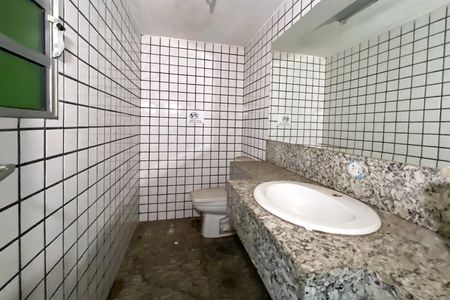 Casa para alugar com 380m², 4 quartos e 5 vagas Casa para alugar com 380m², 4 quartos e 5 vagasBanheiro 3