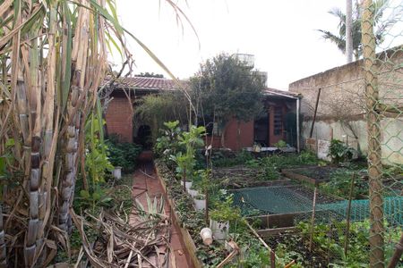 Casa à venda com 549m², 4 quartos e 3 vagas Casa à venda com 549m², 4 quartos e 3 vagasÁrea comum - Salão de festas