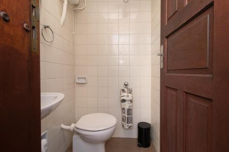 Casa à venda com 549m², 4 quartos e 3 vagas Casa à venda com 549m², 4 quartos e 3 vagasLavabo