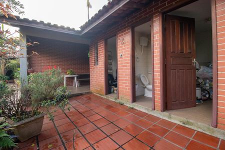Casa à venda com 549m², 4 quartos e 3 vagas Casa à venda com 549m², 4 quartos e 3 vagasÁrea comum