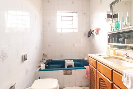 Casa à venda com 549m², 4 quartos e 3 vagas Casa à venda com 549m², 4 quartos e 3 vagasBanheiro da Suíte