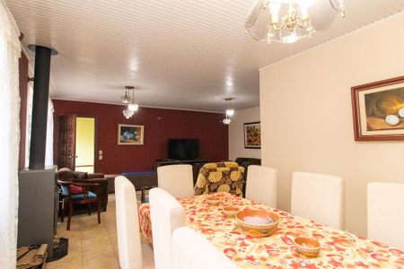Casa à venda com 549m², 4 quartos e 3 vagas Casa à venda com 549m², 4 quartos e 3 vagasSala de Jantar