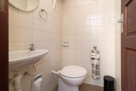 Casa à venda com 549m², 4 quartos e 3 vagas Casa à venda com 549m², 4 quartos e 3 vagasLavabo