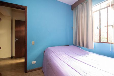 Casa à venda com 549m², 4 quartos e 3 vagas Casa à venda com 549m², 4 quartos e 3 vagasQuarto 3