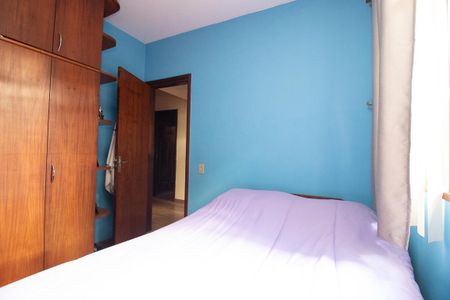 Casa à venda com 549m², 4 quartos e 3 vagas Casa à venda com 549m², 4 quartos e 3 vagasQuarto 3