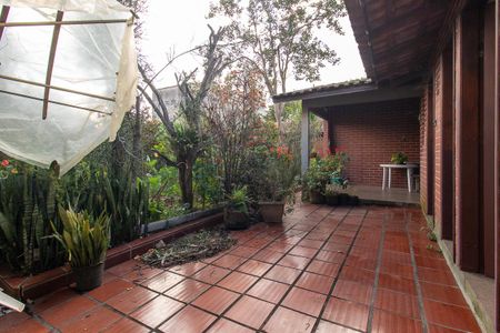 Casa à venda com 549m², 4 quartos e 3 vagas Casa à venda com 549m², 4 quartos e 3 vagasÁrea comum