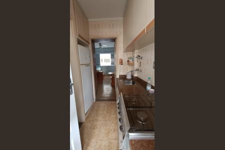 Cozinha de kitnet/studio para alugar com 1 quarto, 28m² em Gonzaga, Santos