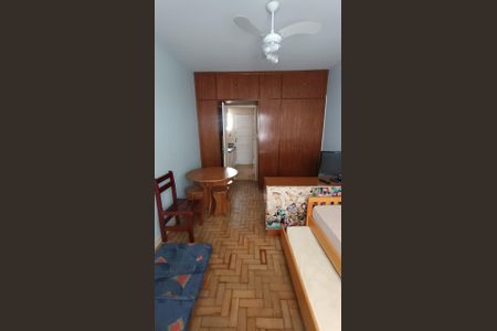 Studio para alugar com 28m², 1 quarto e 1 vaga Studio para alugar com 28m², 1 quarto e 1 vagaSala / Quarto