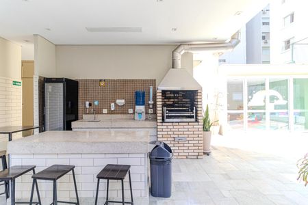 Apartamento à venda com 210m², 4 quartos e 2 vagas Apartamento à venda com 210m², 4 quartos e 2 vagasChurrasqueira