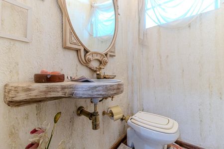 Apartamento à venda com 210m², 4 quartos e 2 vagas Apartamento à venda com 210m², 4 quartos e 2 vagasLavabo